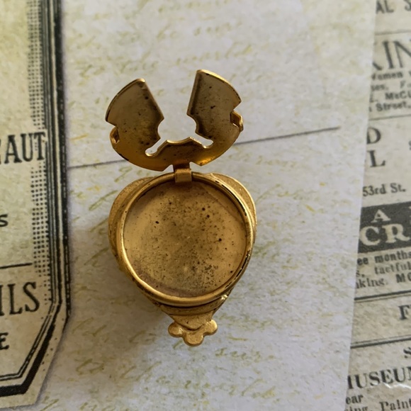 Vintage Heart Button Cover Gold Tone Creamy White - Picture 3 of 6